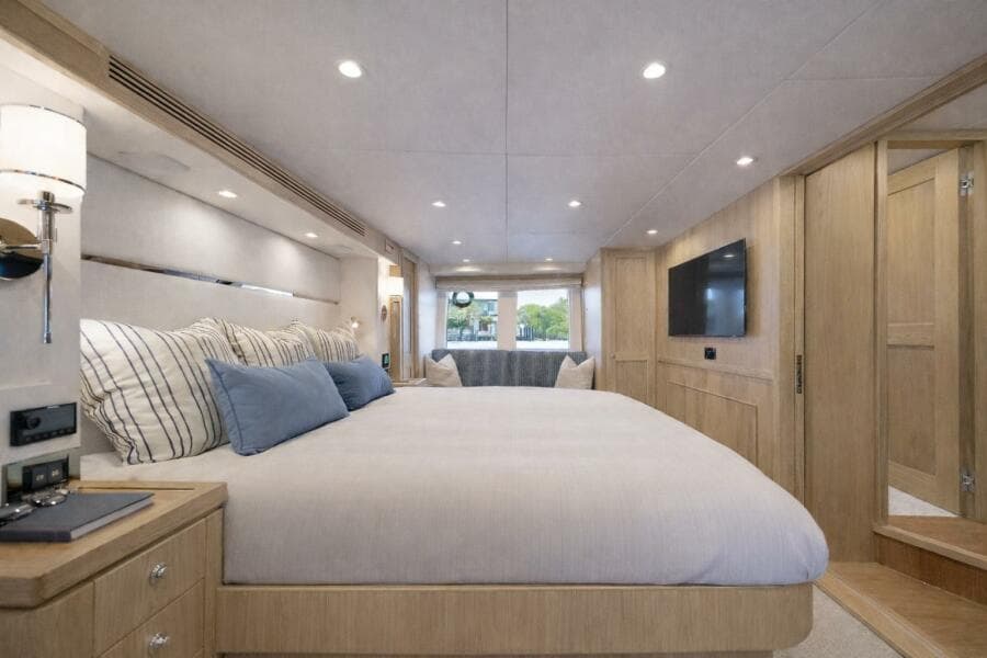 2026 Offshore Yachts 