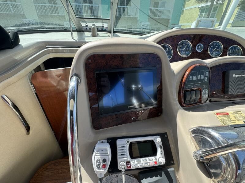 2002 Sea Ray 320 Sundancer