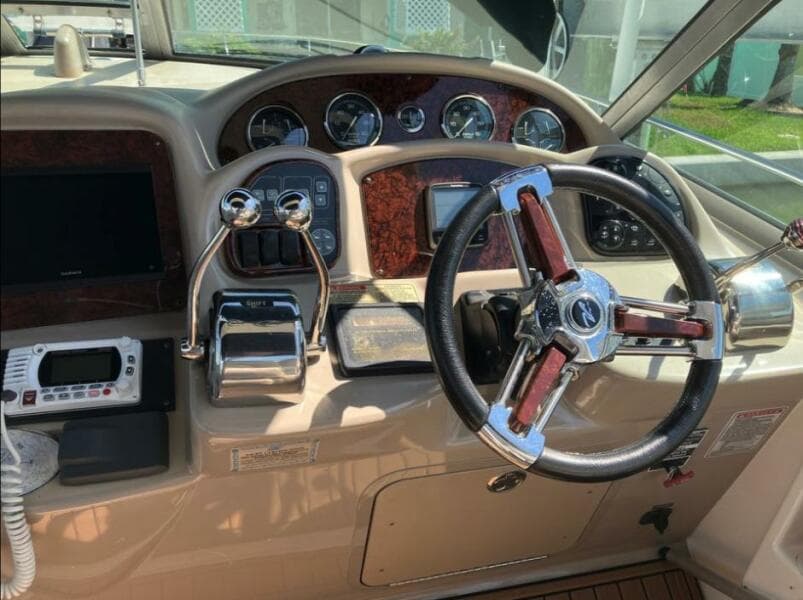 2002 Sea Ray 320 Sundancer