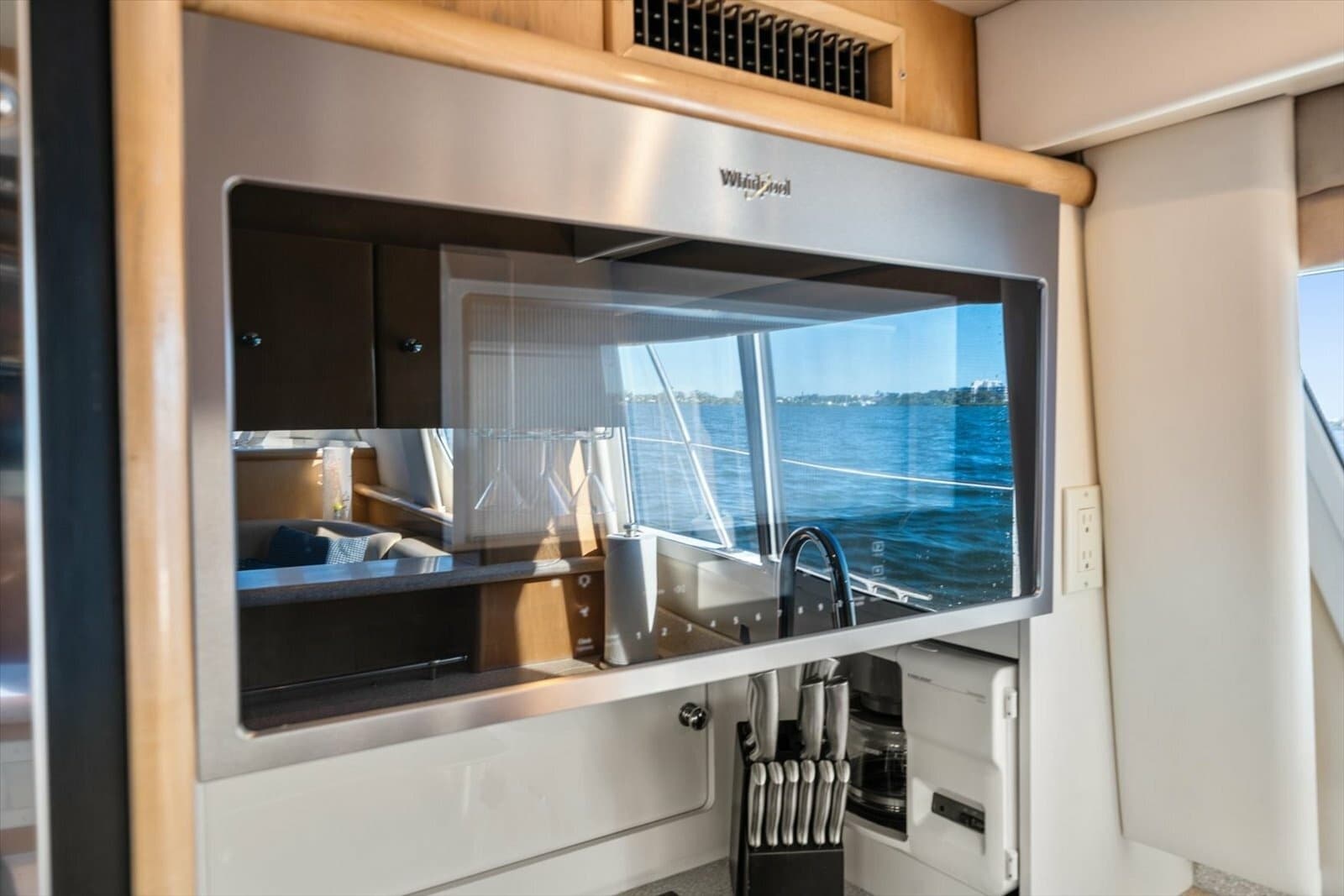 1998 Carver 455 Aft Cabin MY