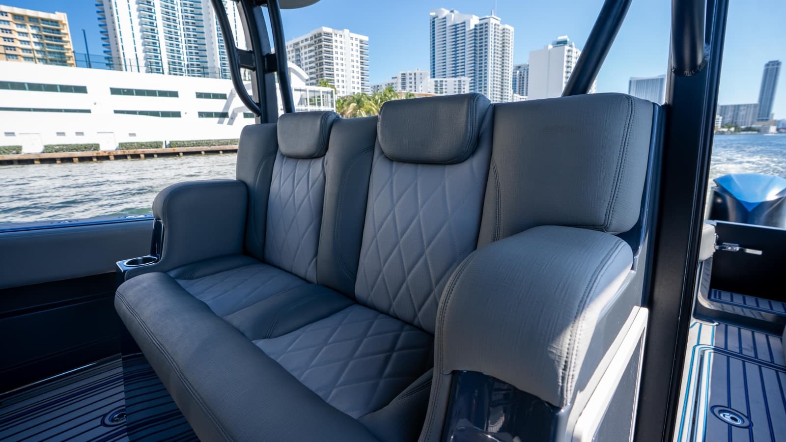 2016 Hydra-Sports 4200 Siesta