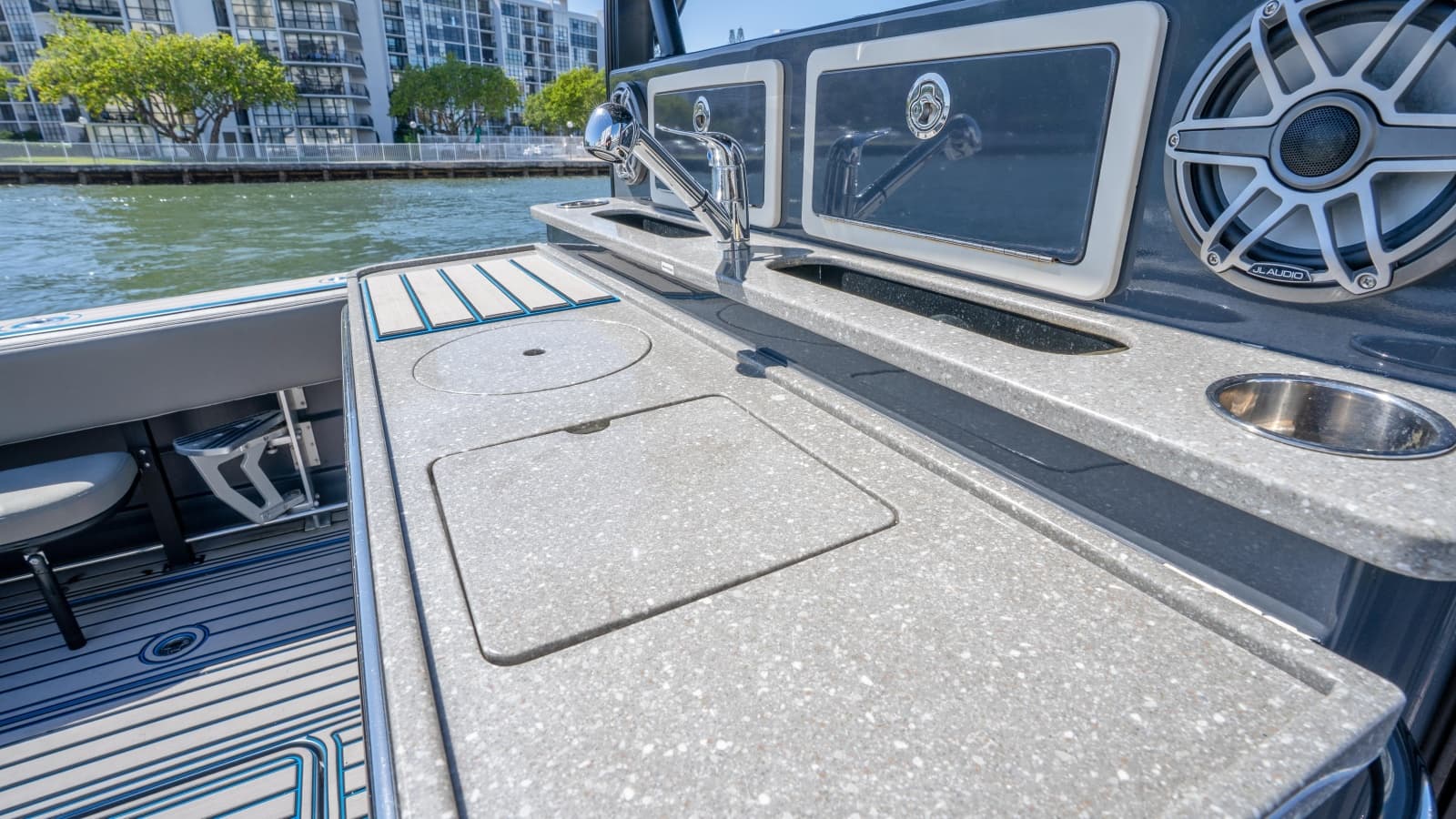 2016 Hydra-Sports 4200 Siesta