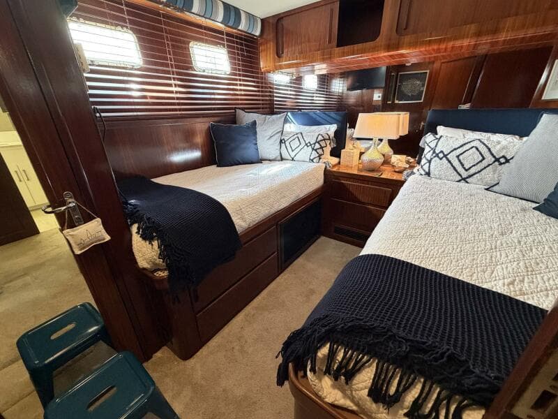 1987 Hatteras Motor Yacht