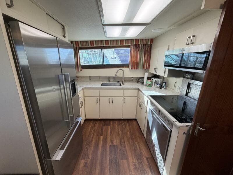 1987 Hatteras Motor Yacht