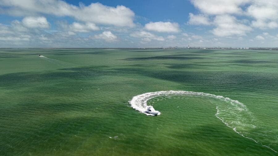 2002 Hatteras 50 Convertible 