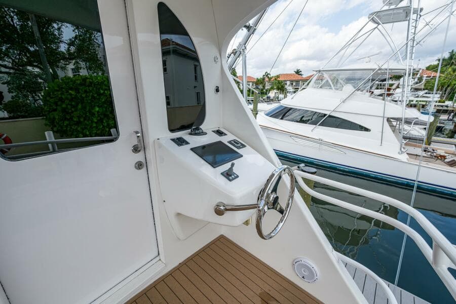Viking 60 Bottom Line - Exterior Aft Flybridge