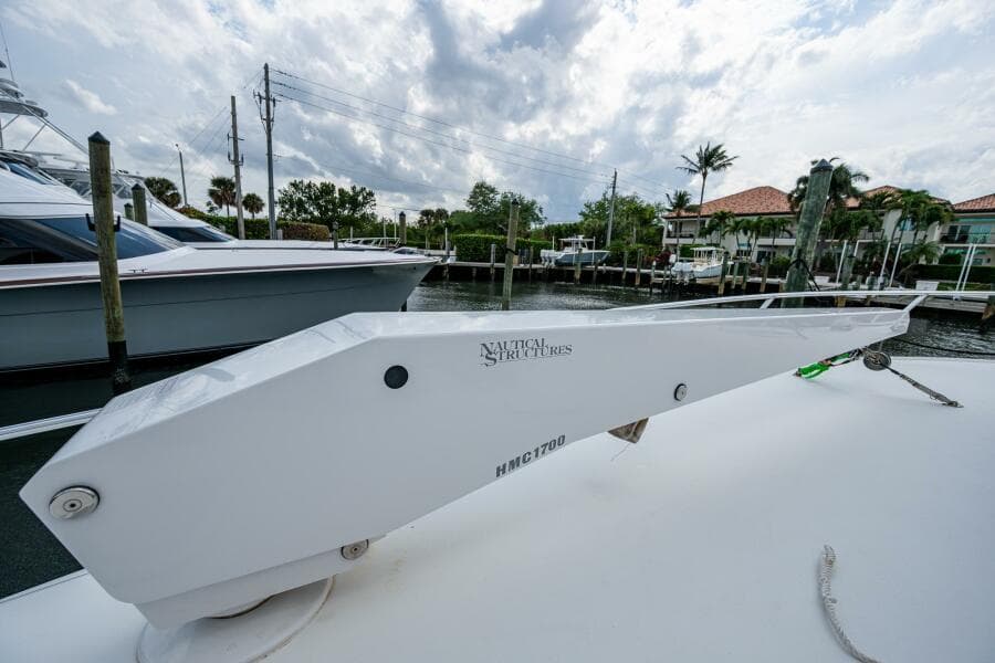 Viking 60 Bottom Line - Exterior Bow