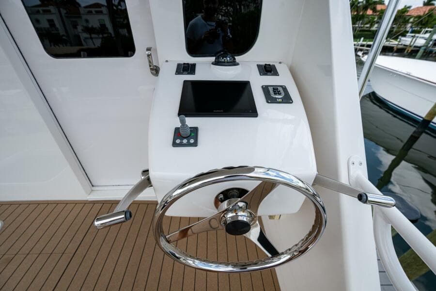 Viking 60 Bottom Line - Exterior Aft Flybridge