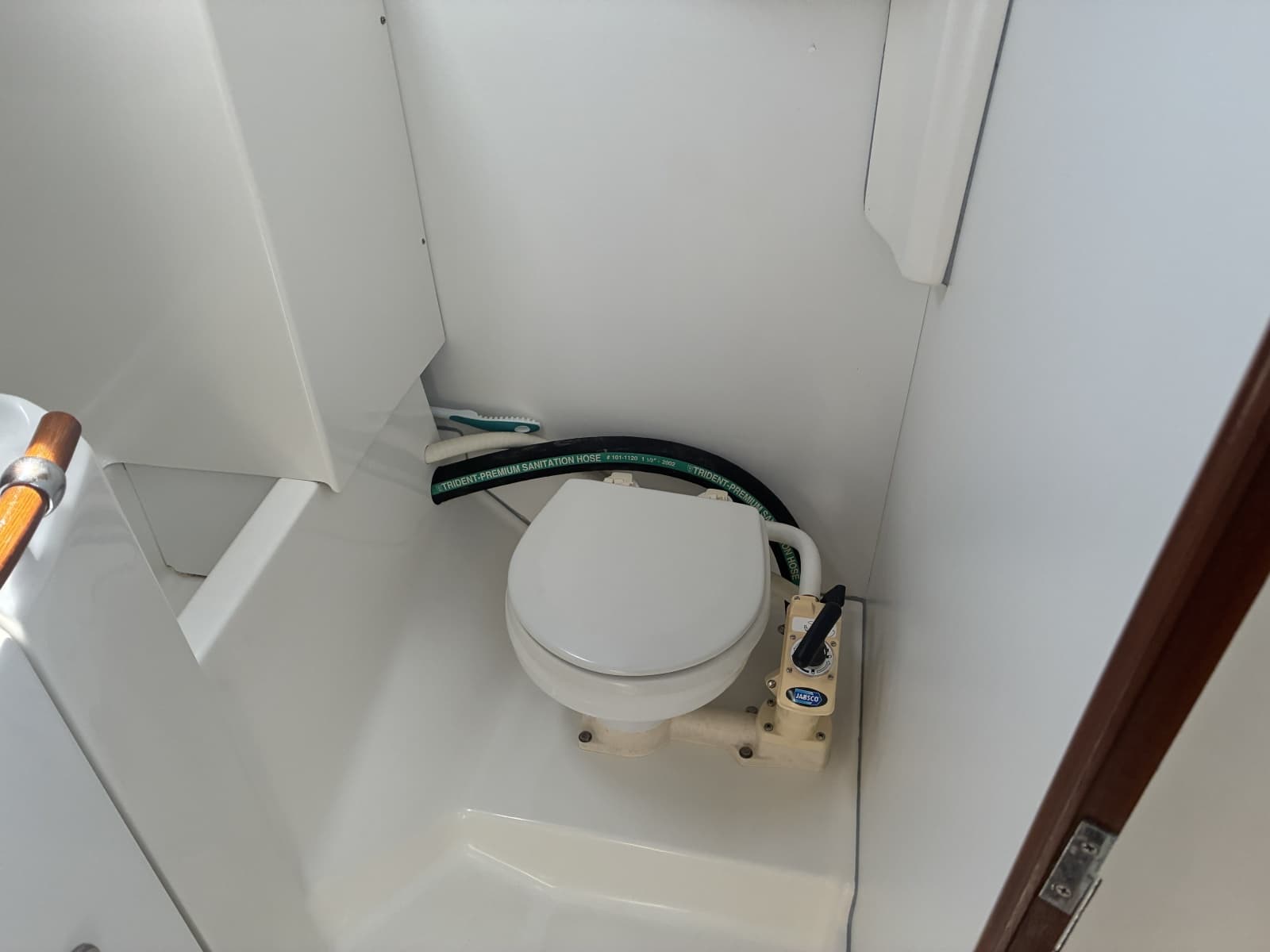 2003 Beneteau Oceanis 311 - Head