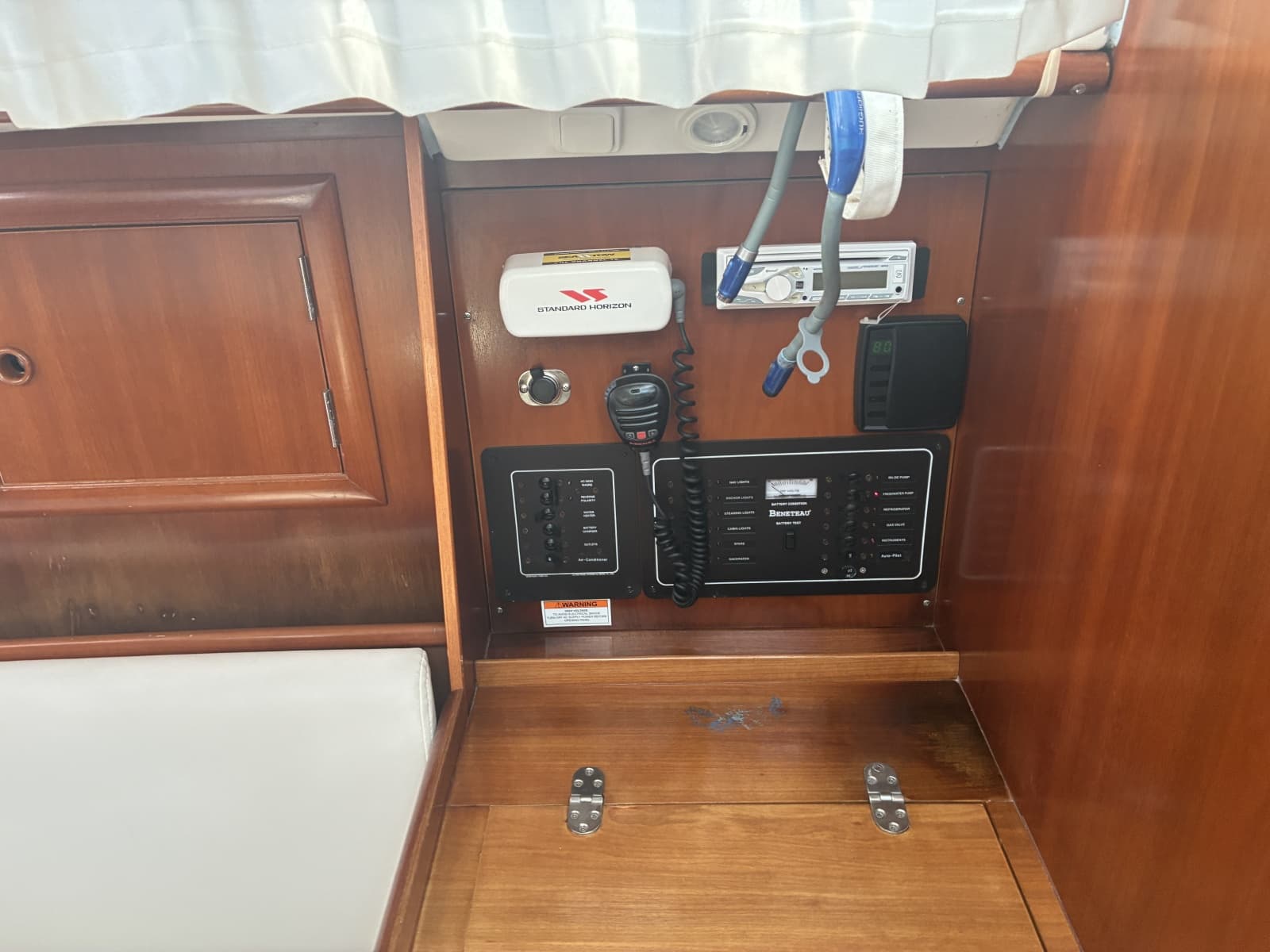 2003 Beneteau Oceanis 311 - Electrical panel