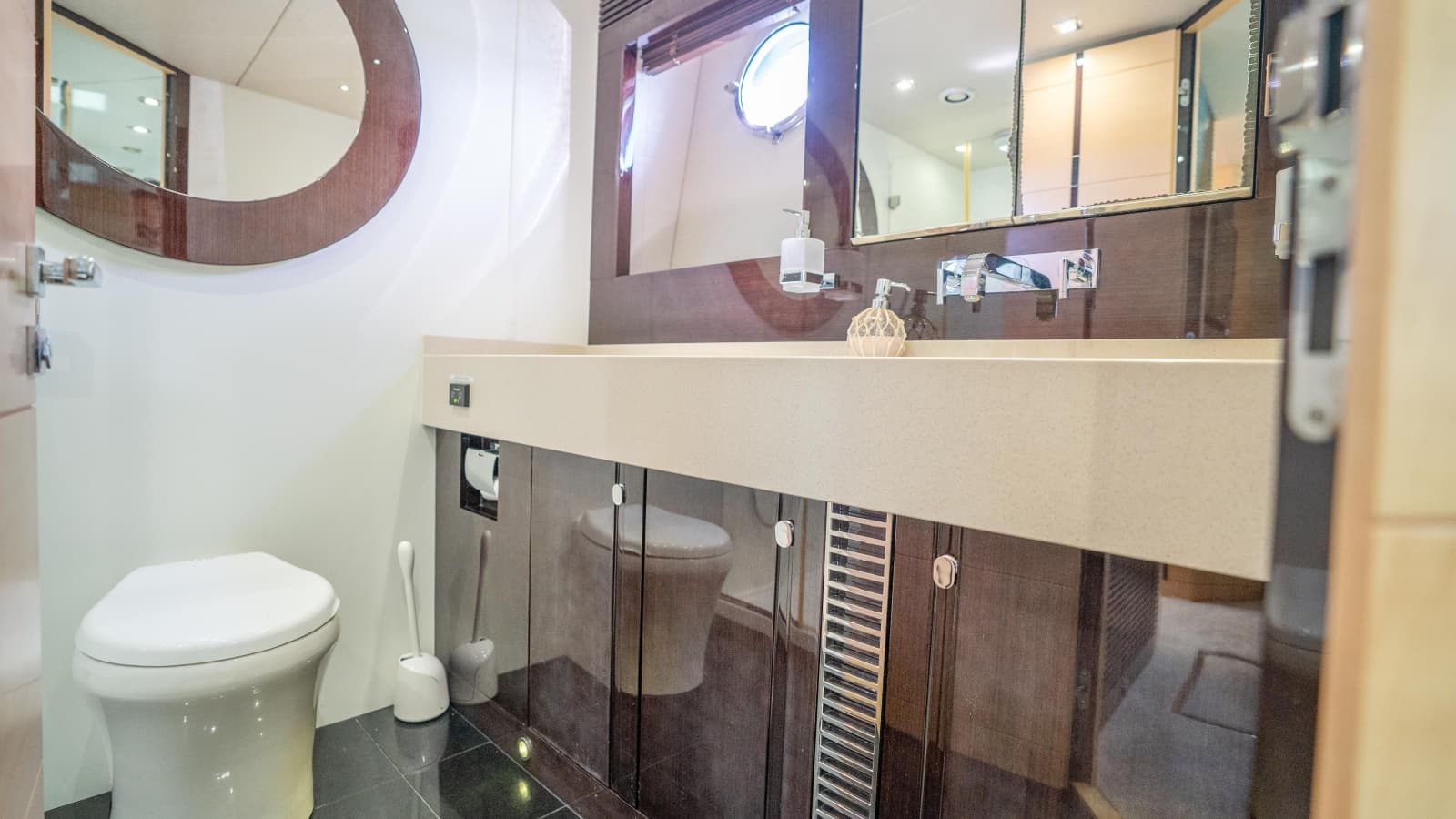 2014 Sunseeker 68' Sport Yacht