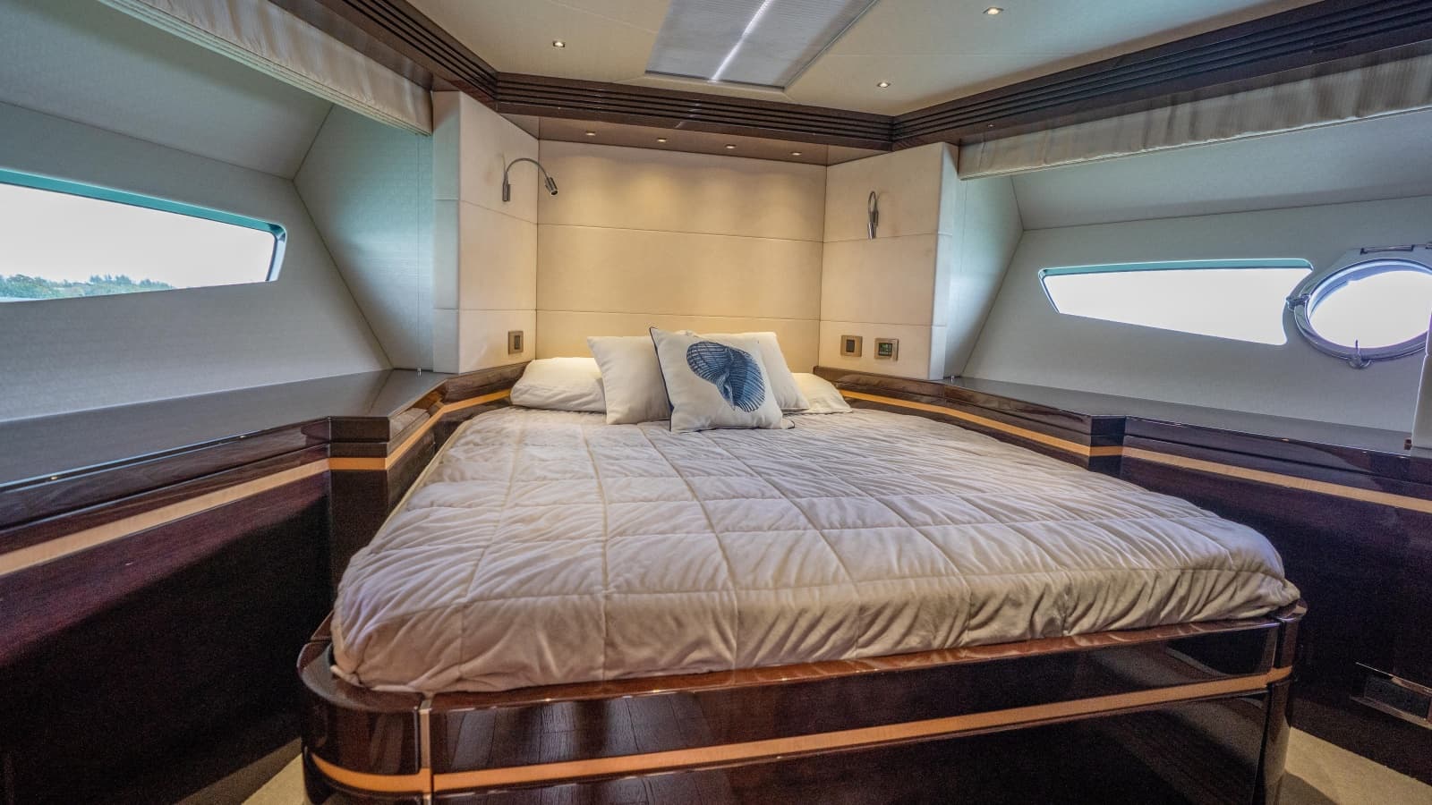 2014 Sunseeker 68' Sport Yacht