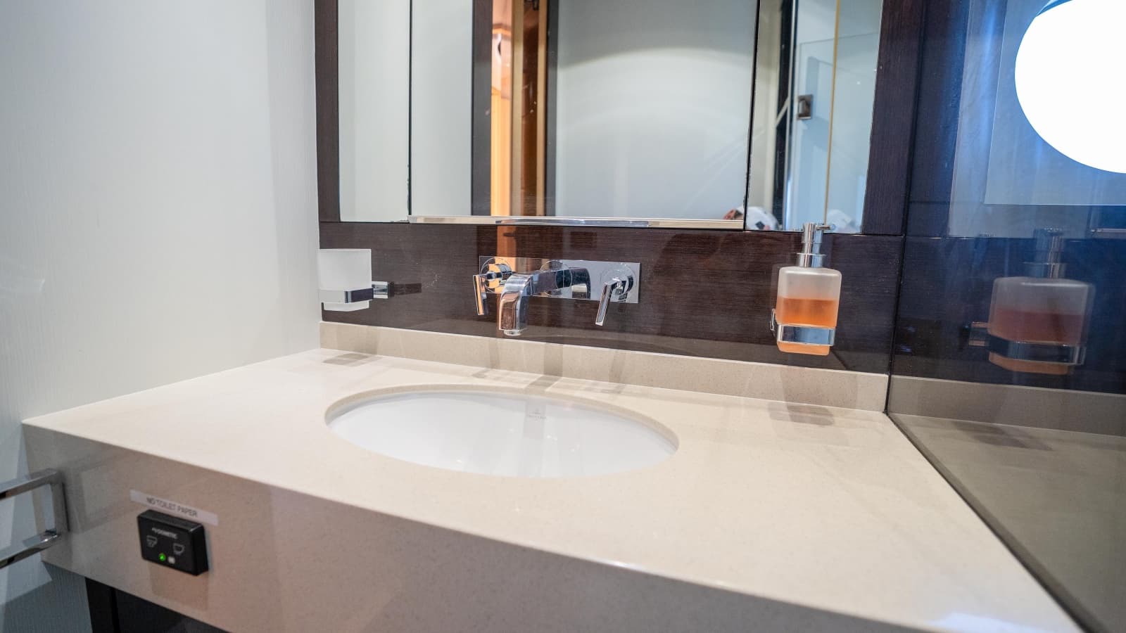 2014 Sunseeker 68' Sport Yacht