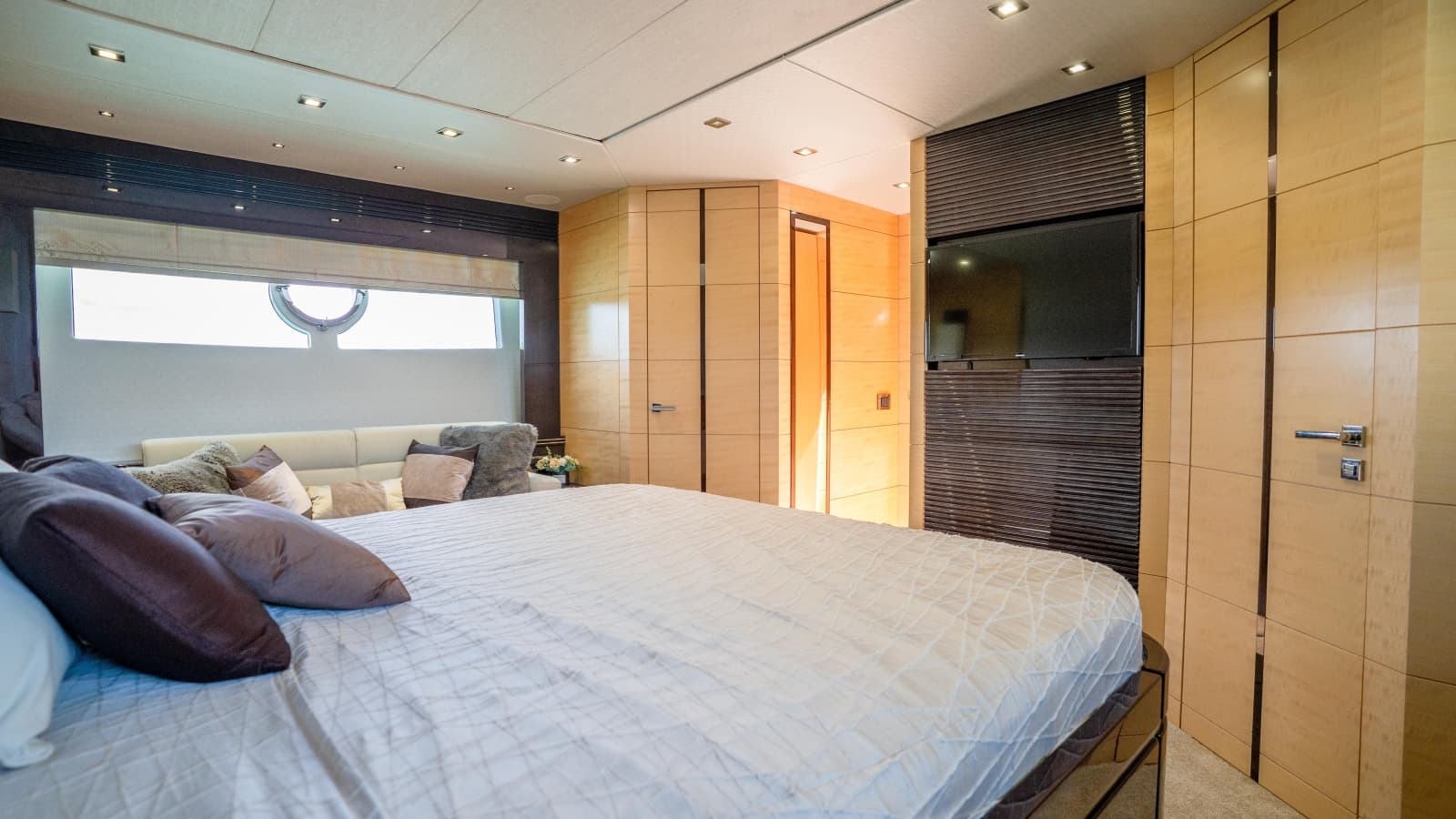 2014 Sunseeker 68' Sport Yacht