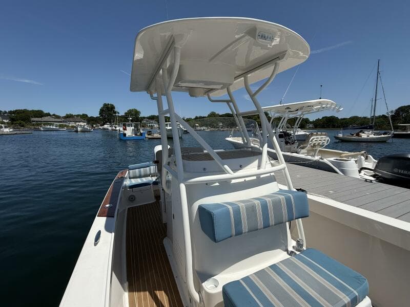 2017 Vanquish Bristol Harbor 23 CC