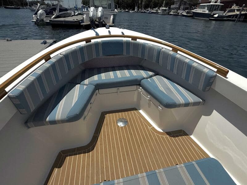 2017 Vanquish Bristol Harbor 23 CC