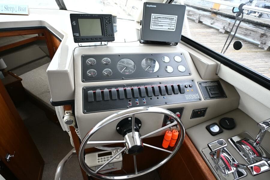 1996 Bayliner 4087 Aft Cabin Motoryacht