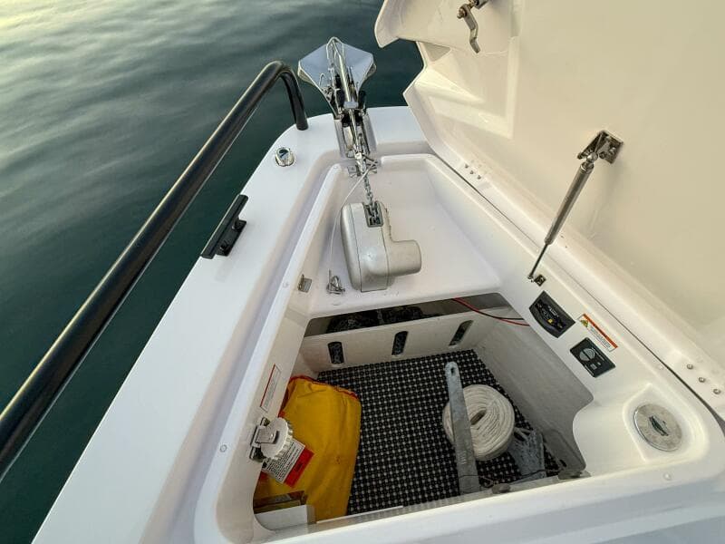 2022 Axopar 37 XC Cross Cabin