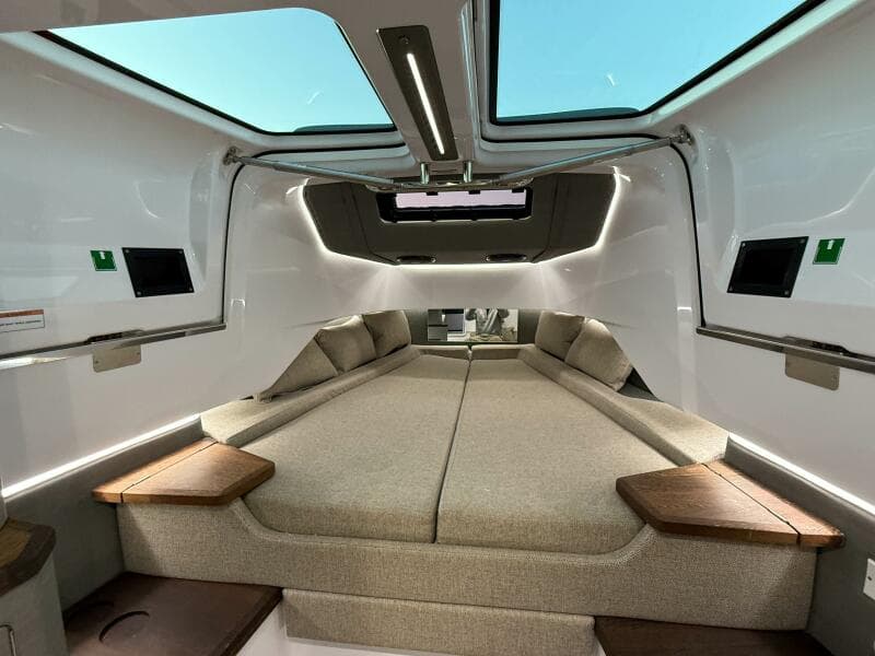 2022 Axopar 37 XC Cross Cabin