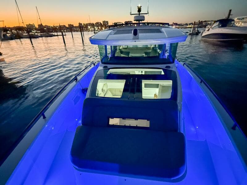 2022 Axopar 37 XC Cross Cabin