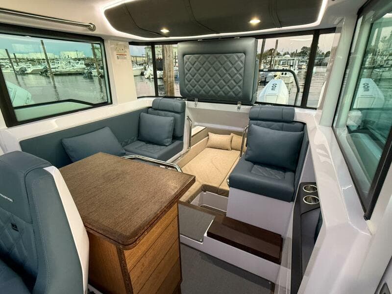 2022 Axopar 37 XC Cross Cabin