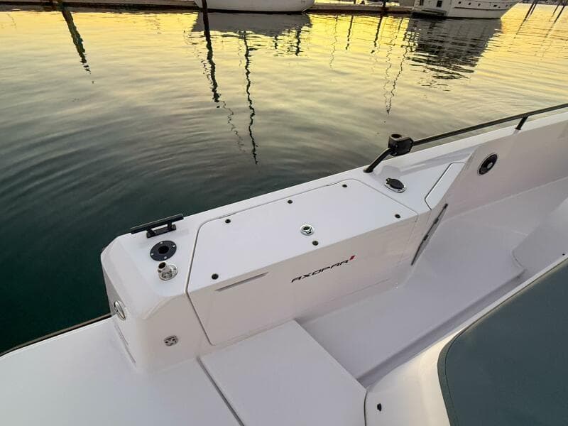 2022 Axopar 37 XC Cross Cabin