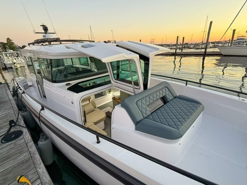 2022 Axopar 37 XC Cross Cabin