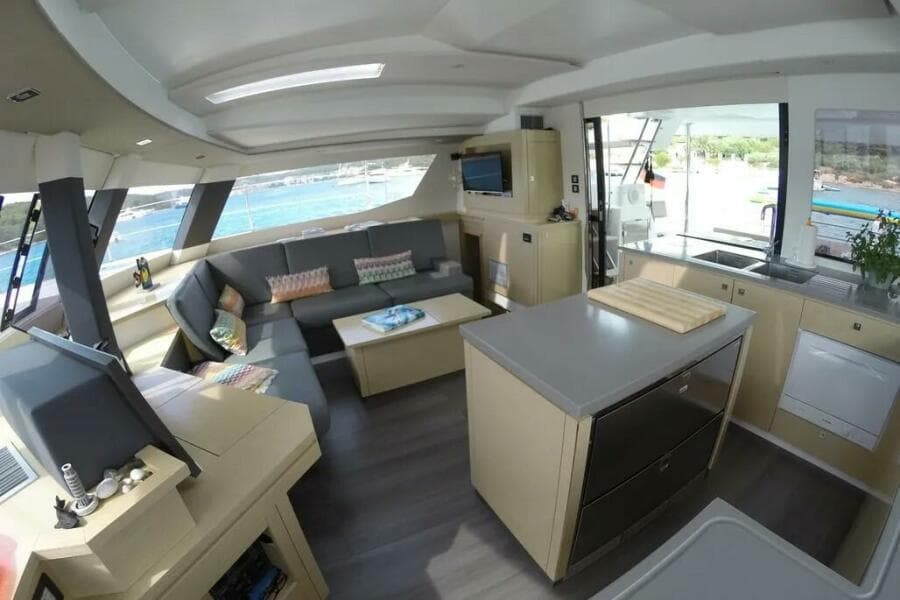 2015 Fountaine Pajot Saba