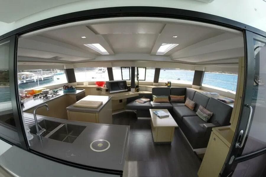 2015 Fountaine Pajot Saba