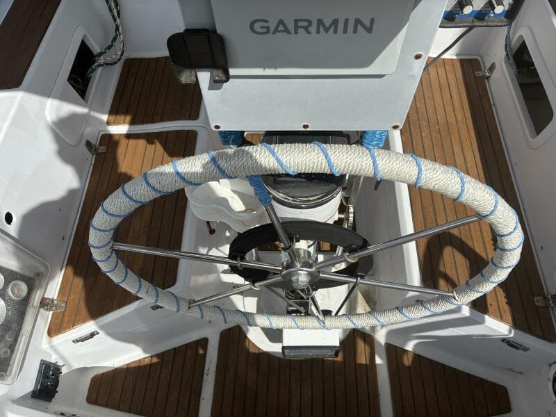 1986 Slocum 37 - Helm Station