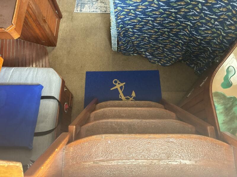 1986 Slocum 37 - Companion way steps