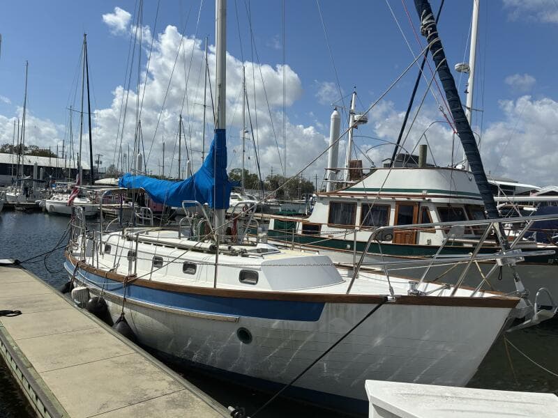 1986 Slocum 37 - Starboard profile