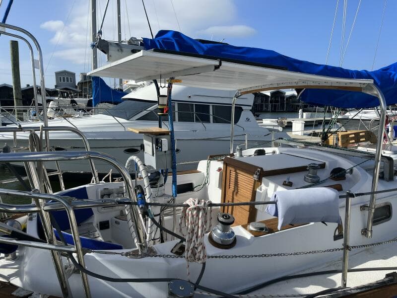1986 Slocum 37 - Cockpit