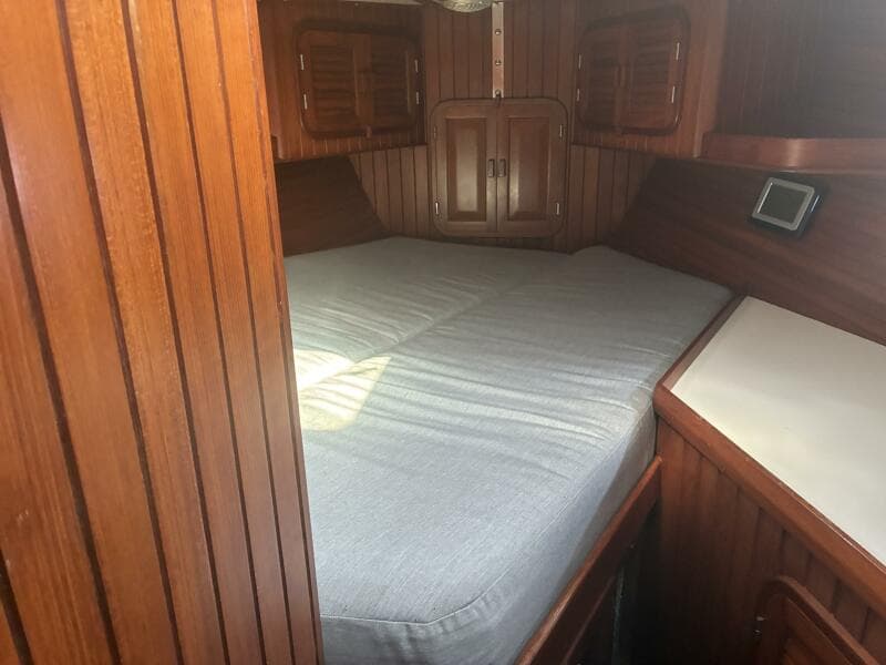 1986 Slocum 37 - Forward