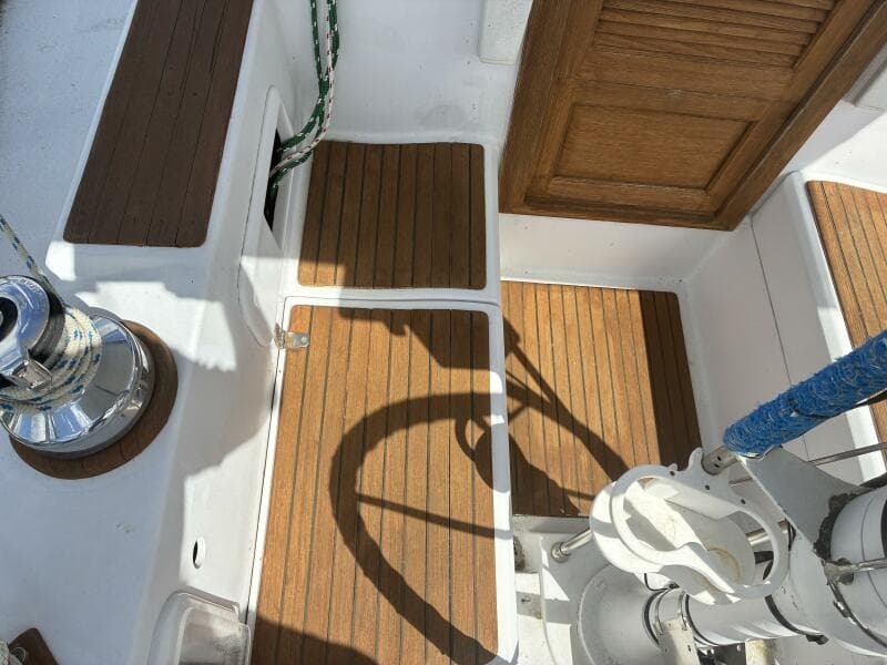 1986 Slocum 37 - Cockpit