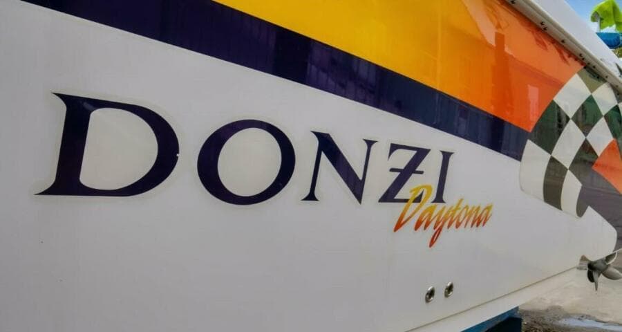 2005 Donzi 35 ZF Cuddy