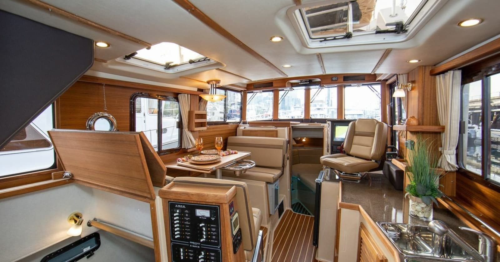 2016 Ranger Tugs 31 Tug