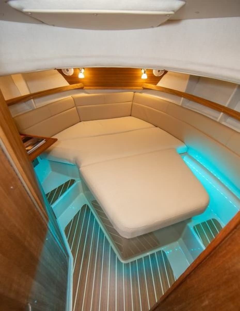 2016 Ranger Tugs 31 Tug