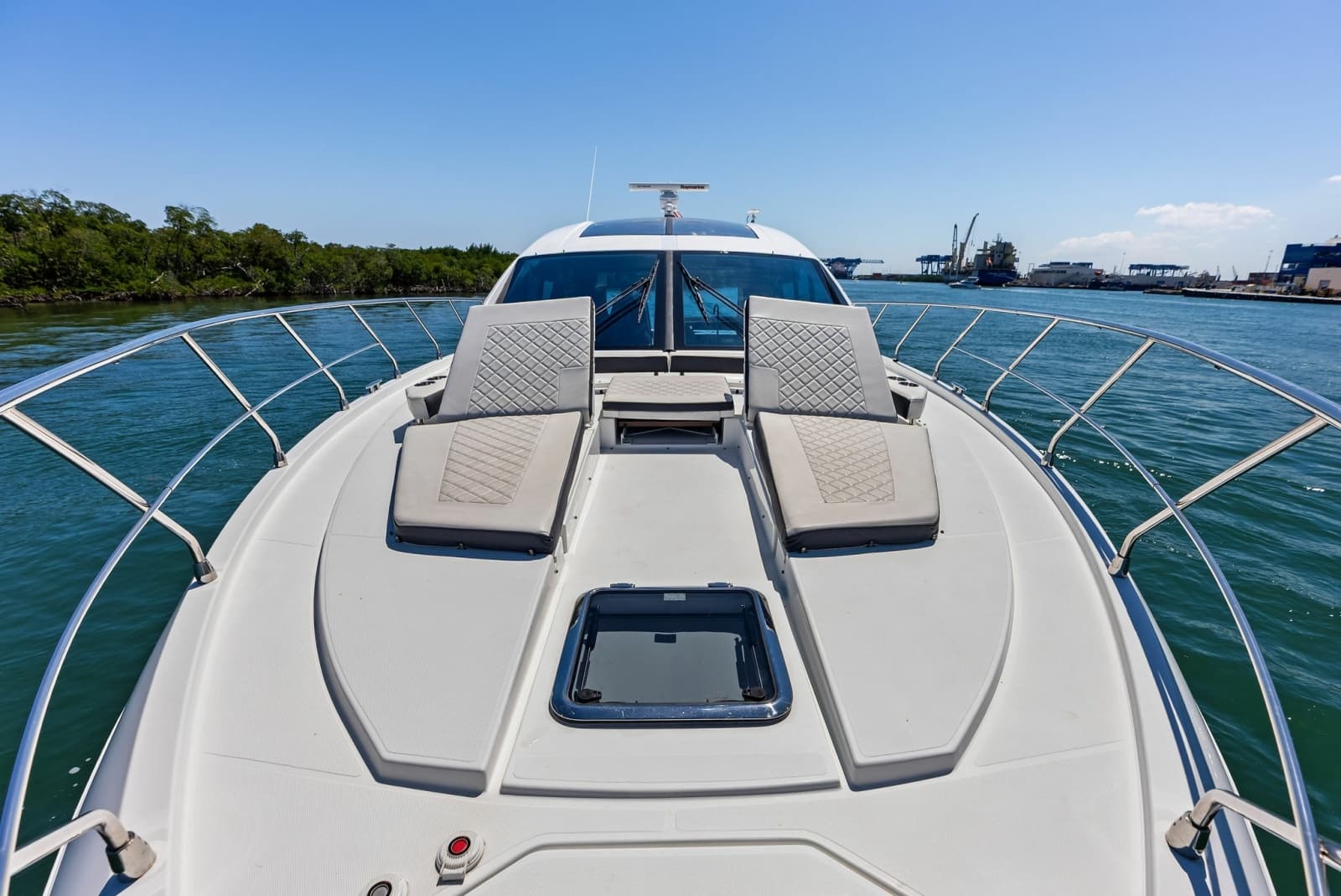 2019 Cruisers Yachts 54 Cantius
