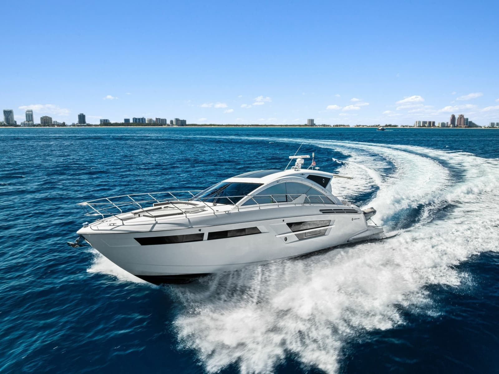 2019 Cruisers Yachts 54 Cantius
