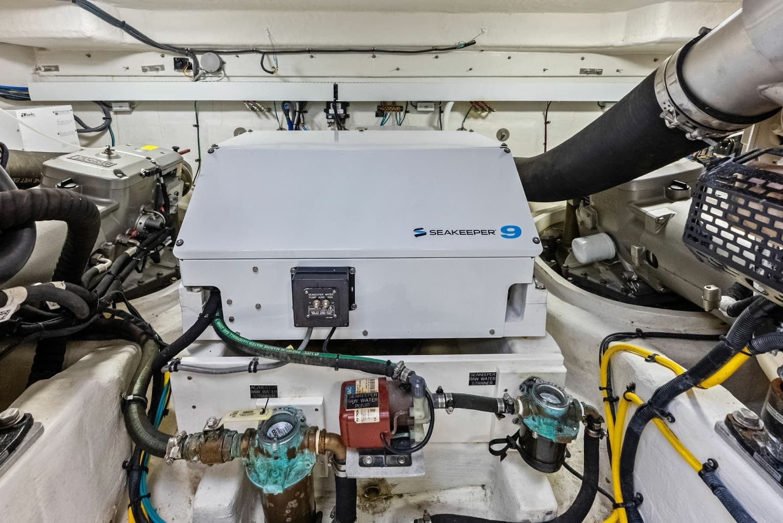 2019 Cruisers Yachts 54 Cantius