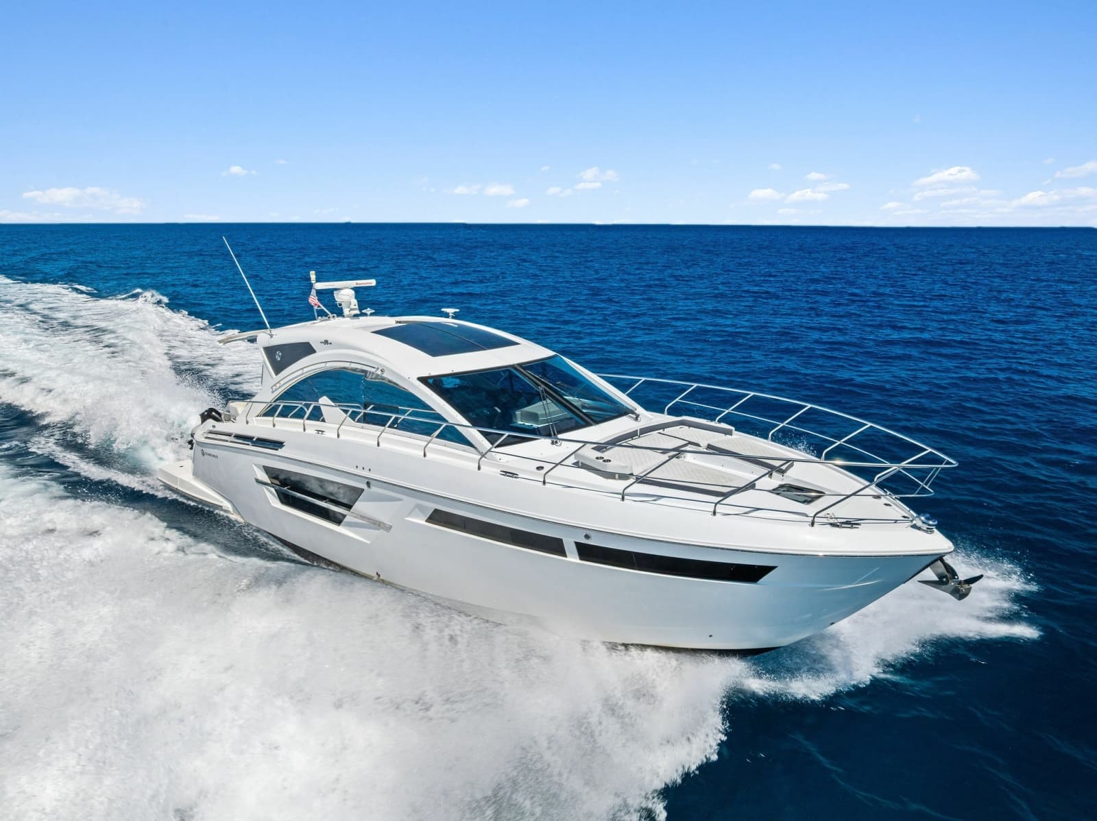 2019 Cruisers Yachts 54 Cantius