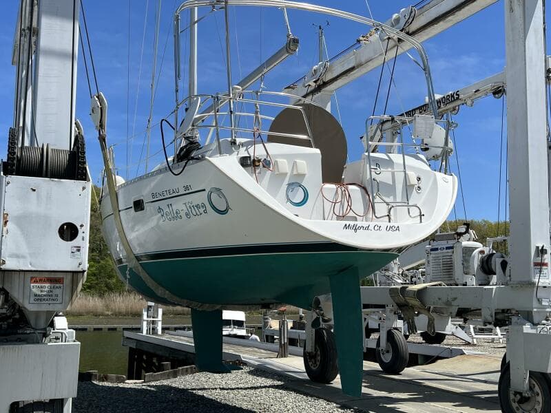2000 Beneteau 361
