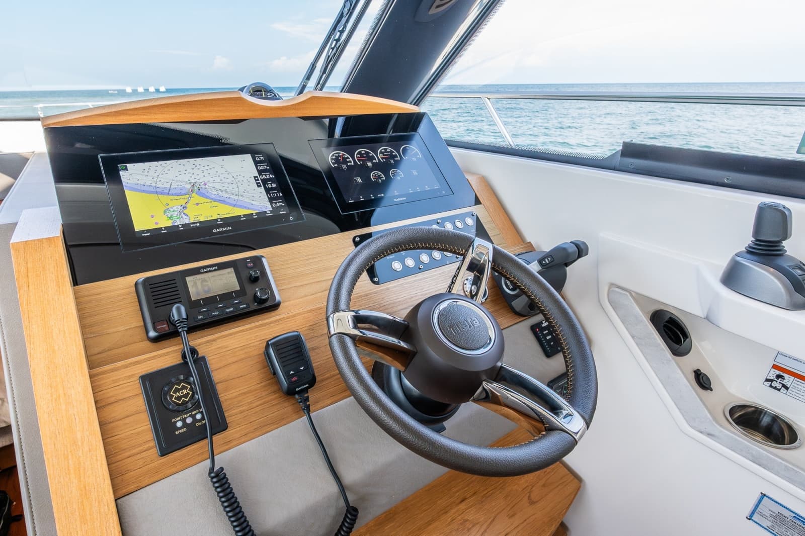 2023 Tiara Yachts 39 Coupe - Photo 36