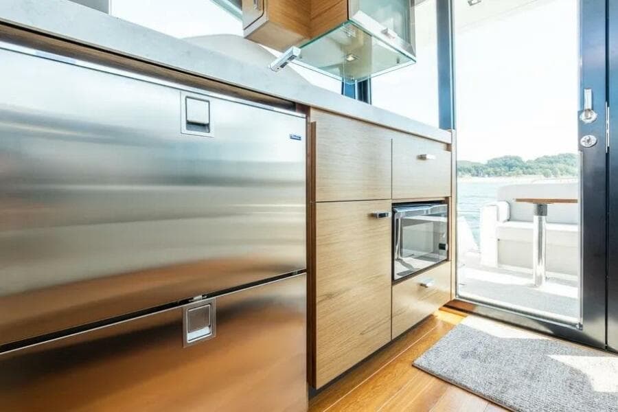 2023 Tiara Yachts 39 Coupe