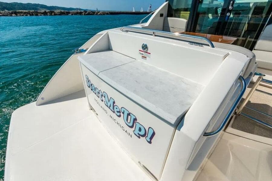 2023 Tiara Yachts 39 Coupe