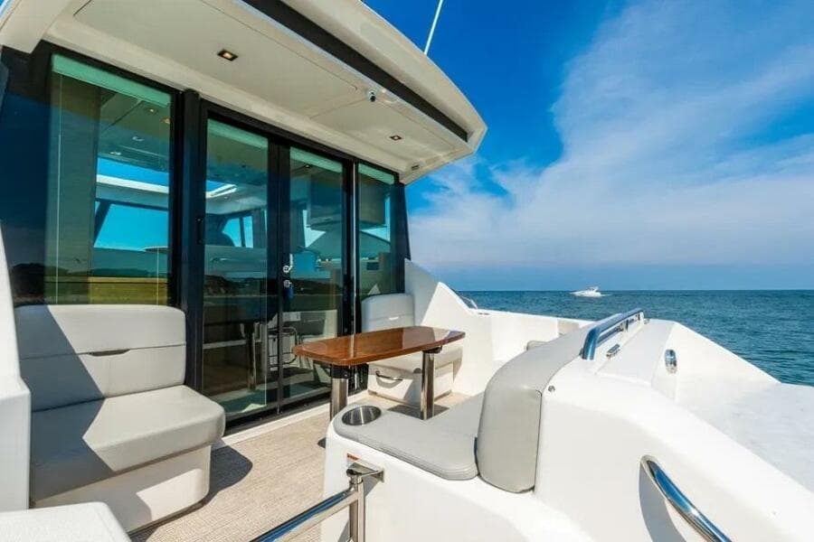 2023 Tiara Yachts 39 Coupe