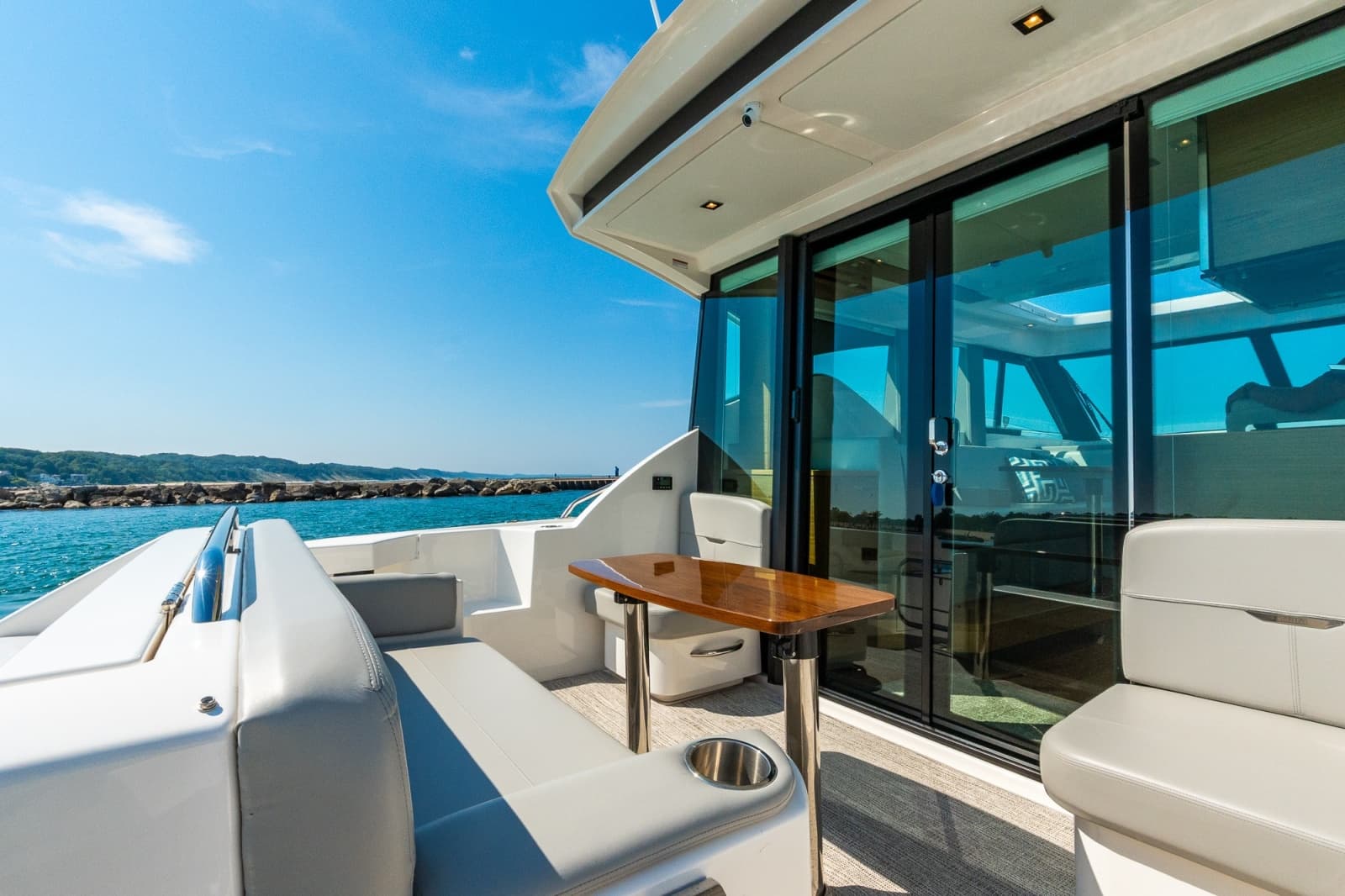 2023 Tiara Yachts 39 Coupe - Photo 20