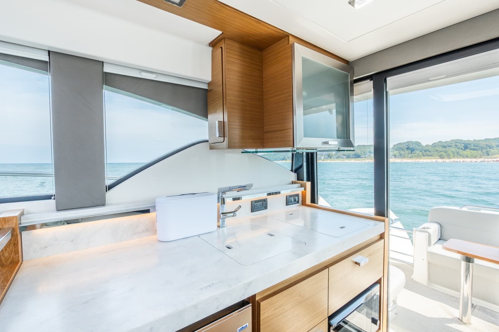 2023 Tiara Yachts 39 Coupe - Photo 33