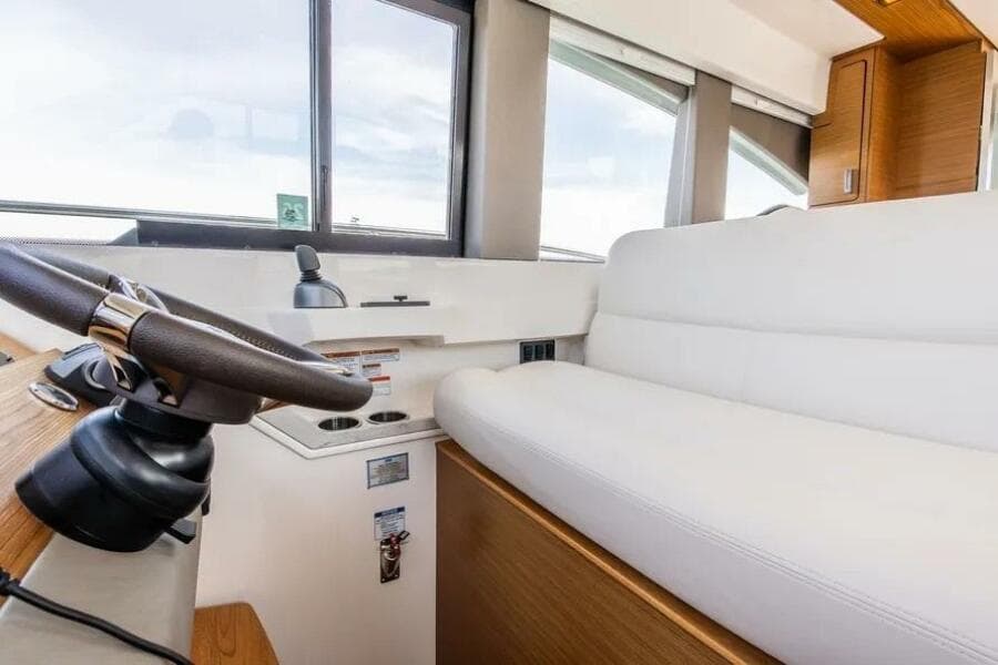 2023 Tiara Yachts 39 Coupe